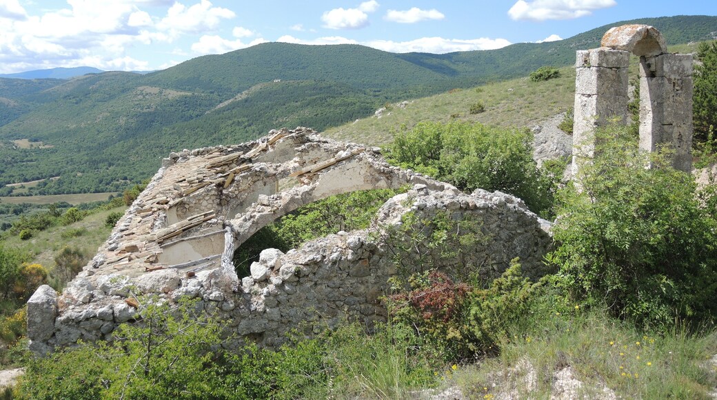 Castelvecchio Calvisio: Chiesa di San Lorenzo