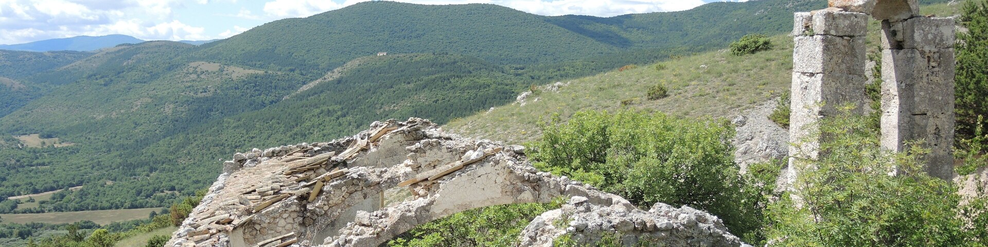 Castelvecchio Calvisio: Chiesa di San Lorenzo