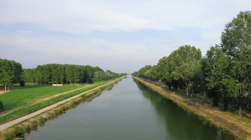 Il canale Milano-Cremona-Po nel territorio comunale di Spinadesco.