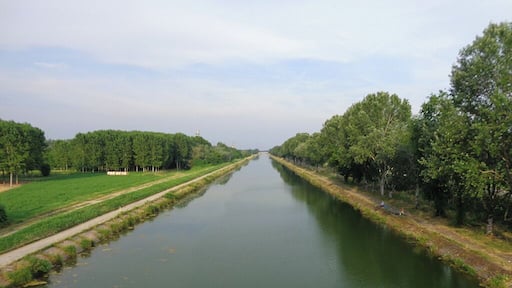 Il canale Milano-Cremona-Po nel territorio comunale di Spinadesco.