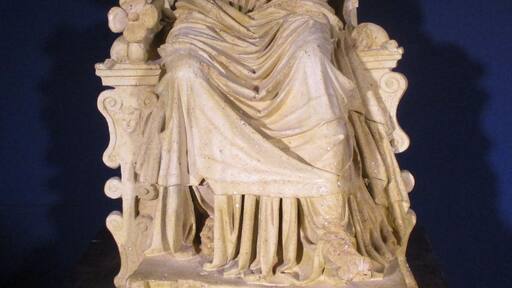 Supposta statua della dea Angizia