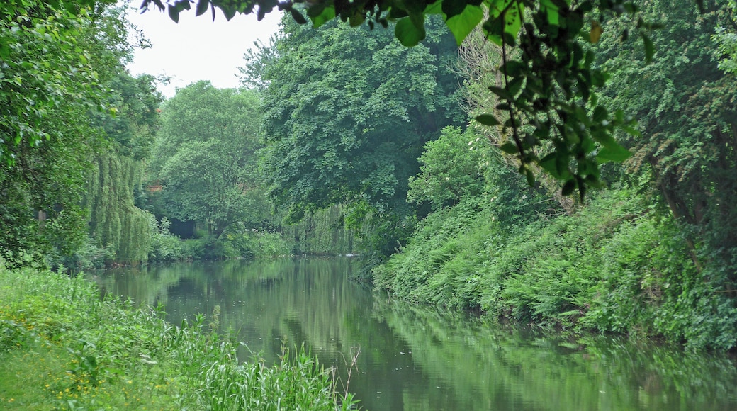 between Brighouse and Elland