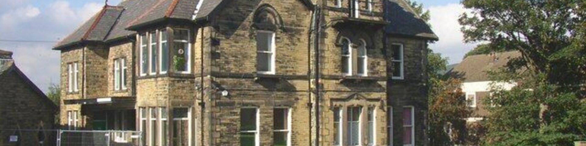 Ellen Royd, Westgate, Elland Ellen Royd is a house that was first built in 1680 and later rebuilt by the Smithies family, mill-owners.