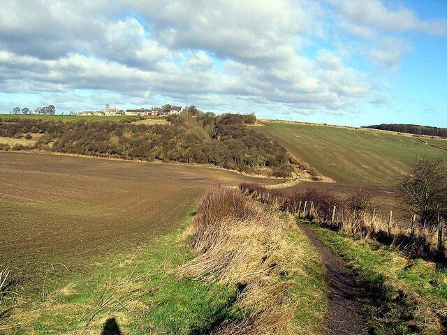 Footpath between Deaf Hill and Old Wingate