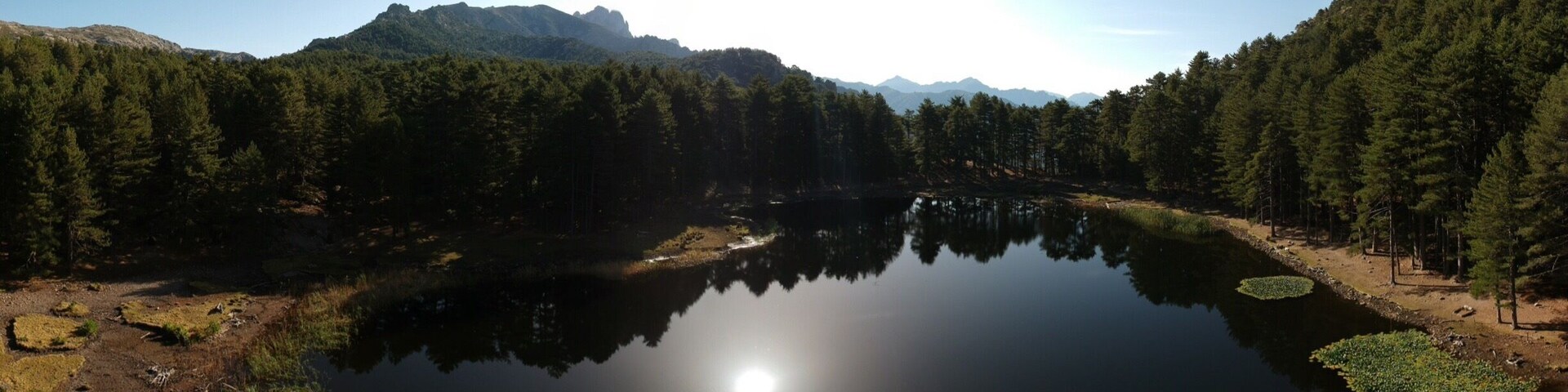Une très belle randonnée à faire tôt en été. Un peu raide au début, puis on arrive en forêt avant de déboucher sur le lac.