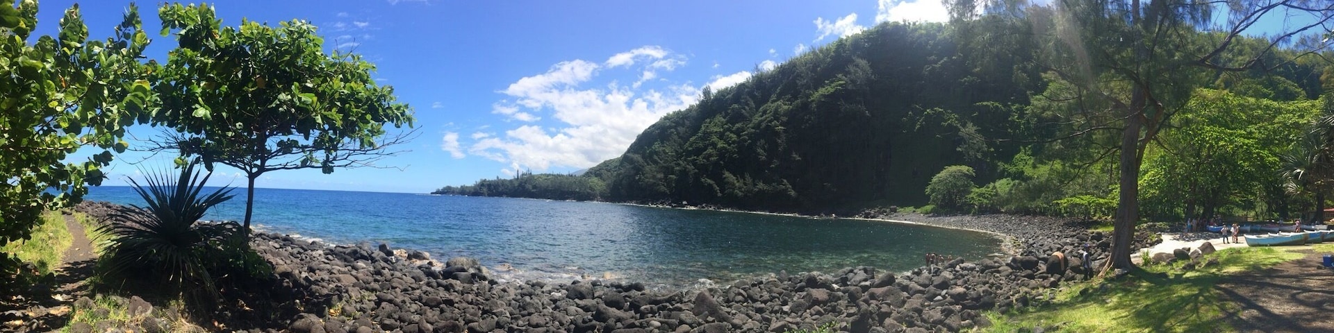 Waterfalls and peaceful place to chill and stop on the volcanic road!