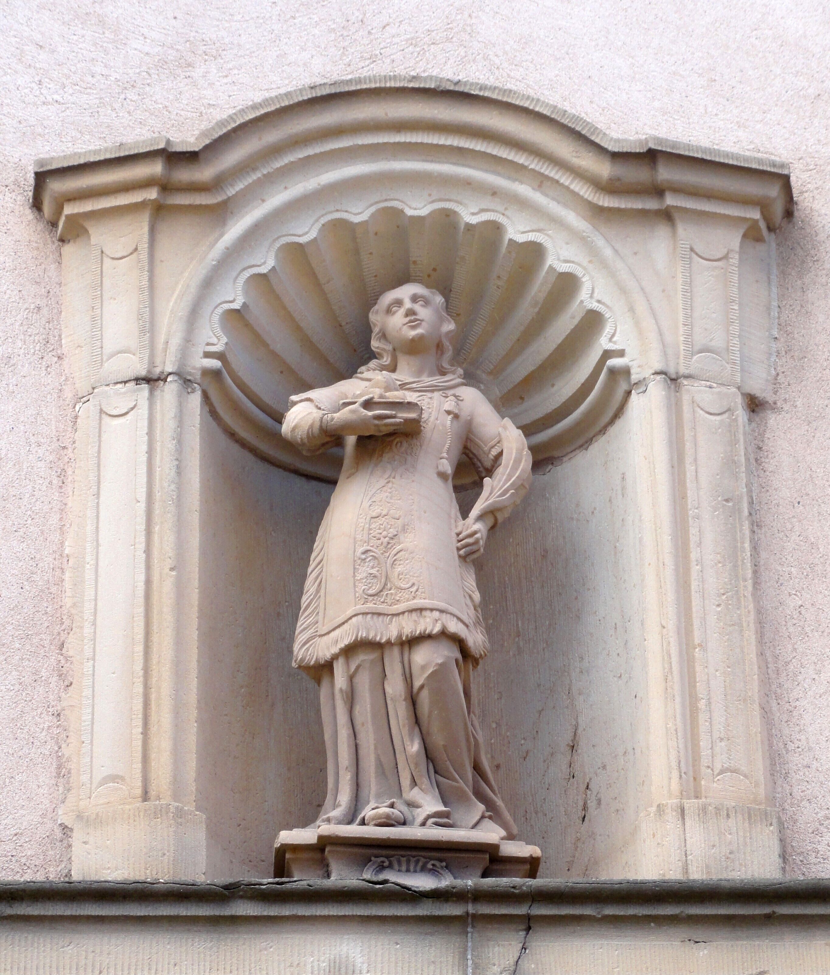 This object is indexed in the base Palissy, database of the French furniture patrimony of the French ministry of culture, under the reference IM67021263.