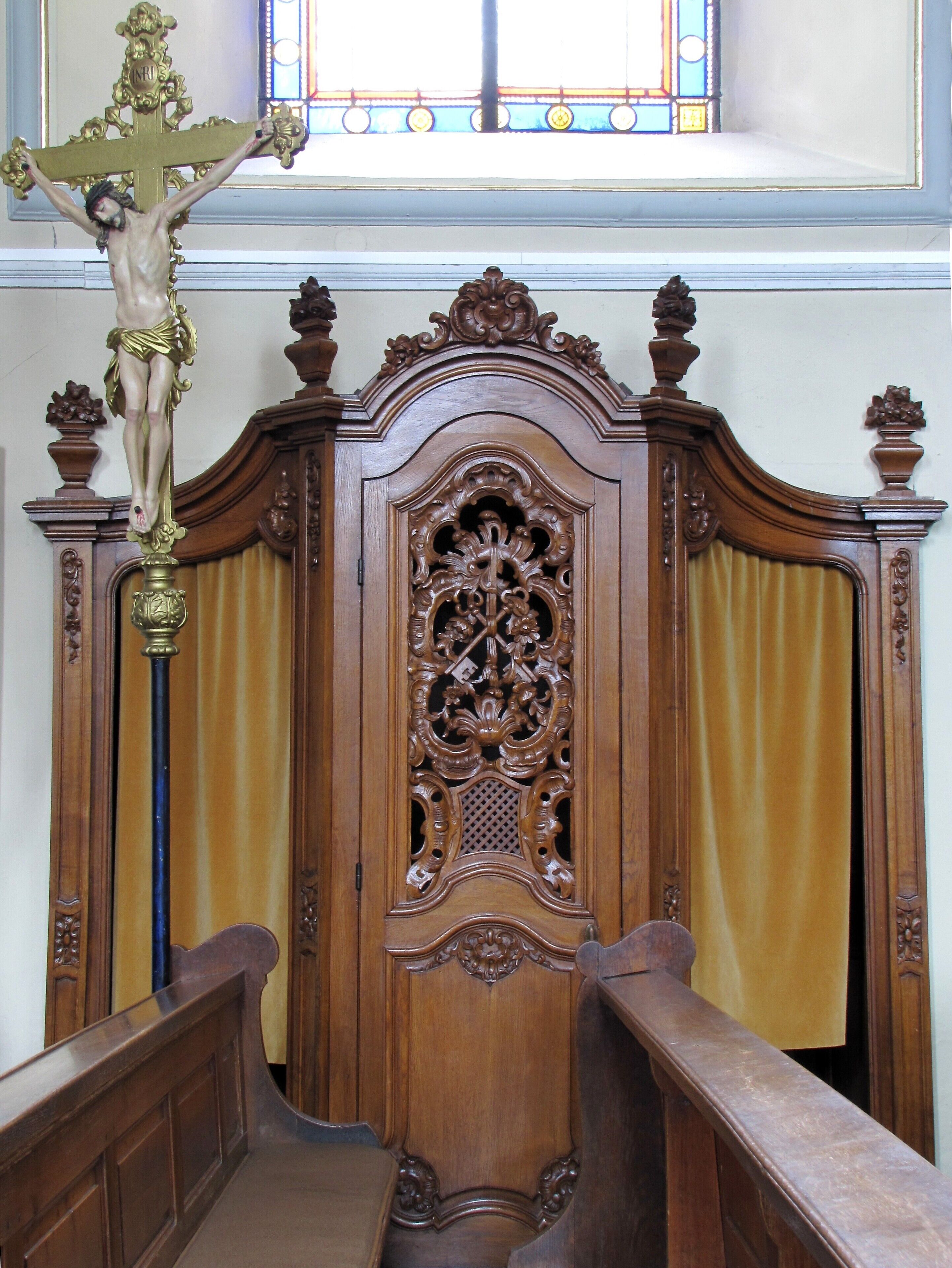 This object is indexed in the base Palissy, database of the French furniture patrimony of the French ministry of culture, under the reference IM67021243.