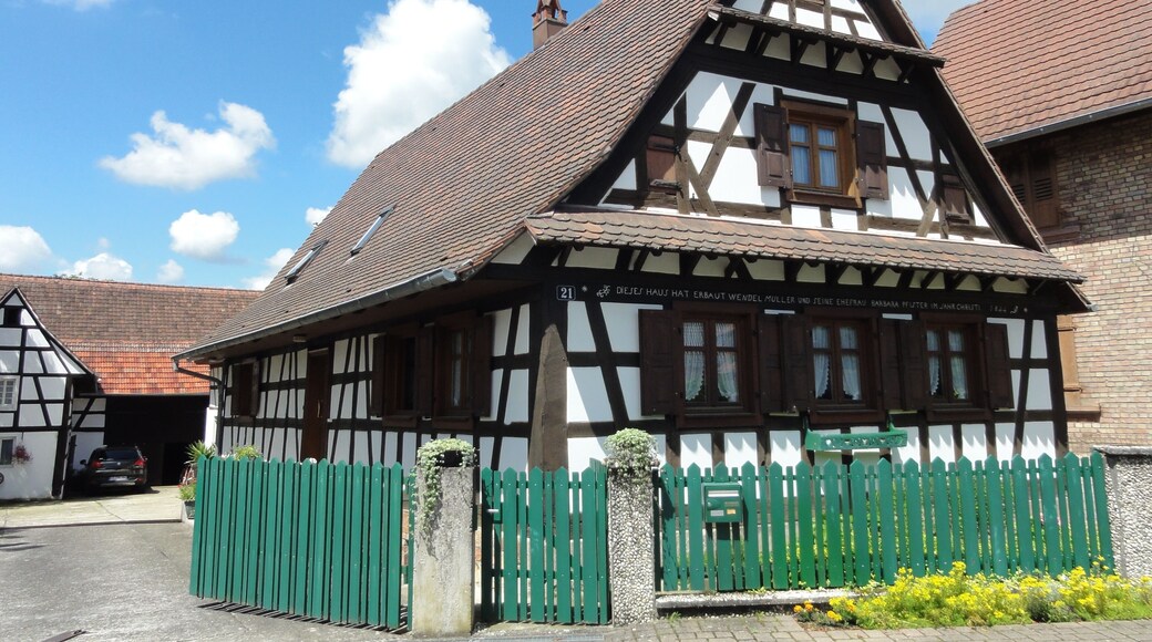 This building is indexed in the Base Mérimée, a database of architectural heritage maintained by the French Ministry of Culture, under the reference IA67008724 .
