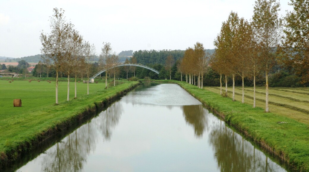 Le Canal de l'est (branche nord) au sud de Mouzay