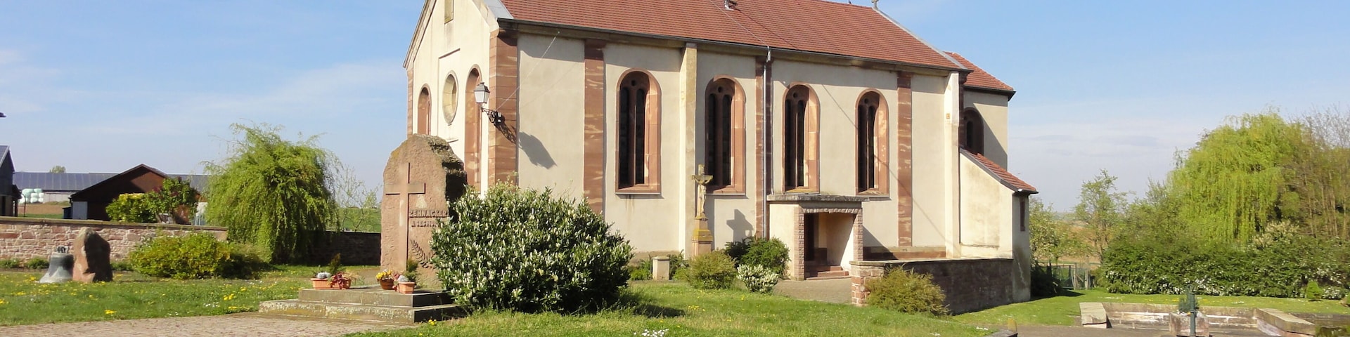 This building is indexed in the Base Mérimée, a database of architectural heritage maintained by the French Ministry of Culture, under the reference IA67007684 .