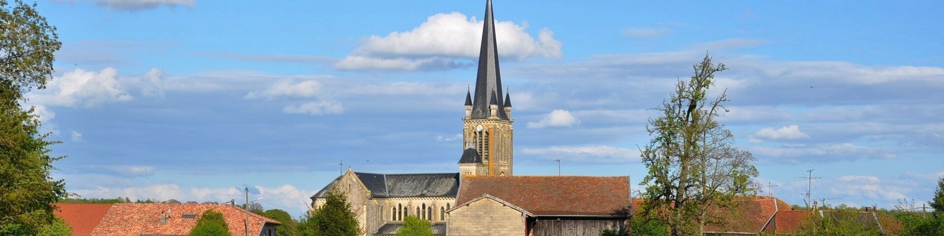The village of Waly, seen from the west (canton Seuil-d'Argonne, arrondissement Bar-le-Duc, Meuse departement, Lorraine region, France)