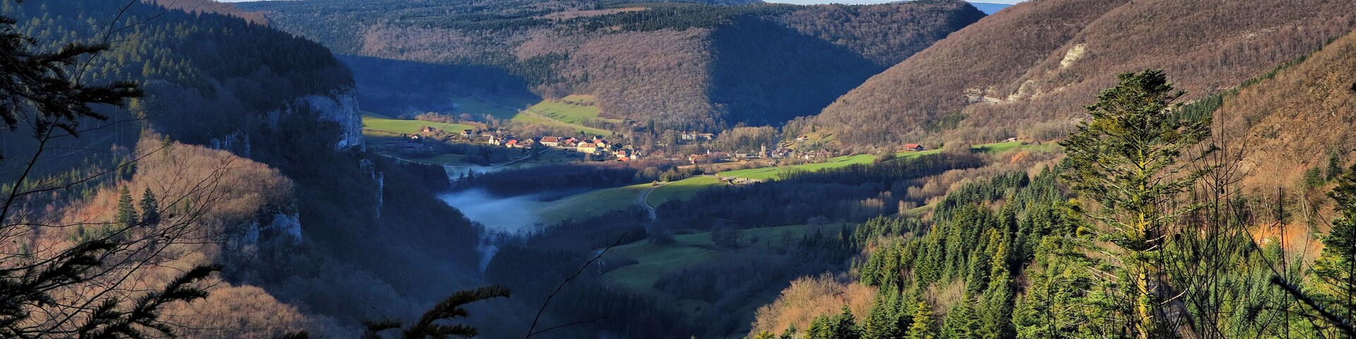 Panorama sur Nans-sous-Sainte-Anne