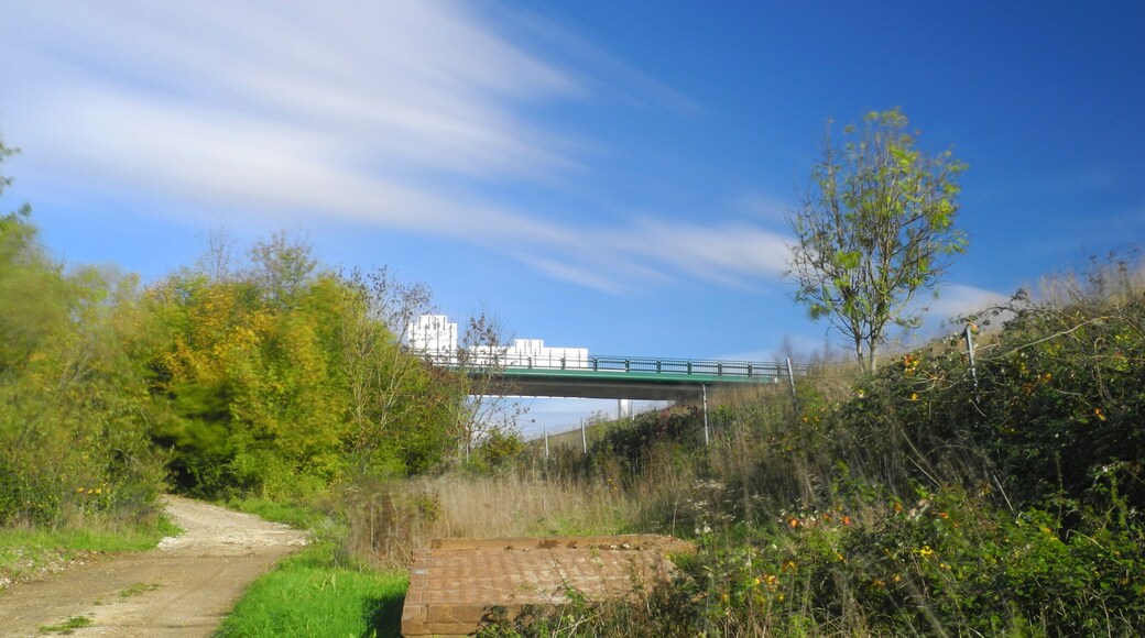 This file was uploaded with Commonist. Paysage à Dorans. Photo réalisée avec un filtre ND400 + filtre polarisant.