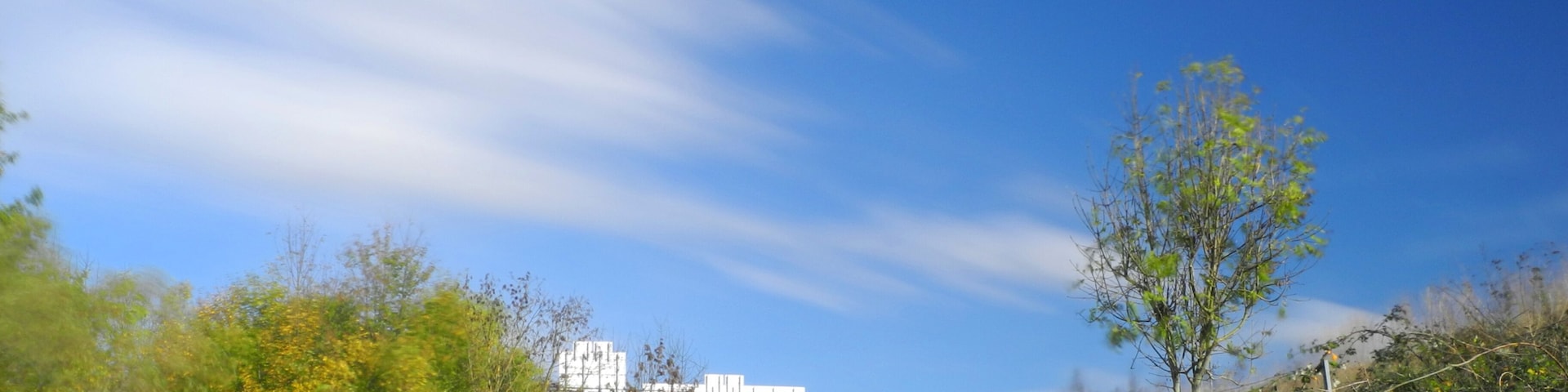 This file was uploaded with Commonist. Paysage à Dorans. Photo réalisée avec un filtre ND400 + filtre polarisant.