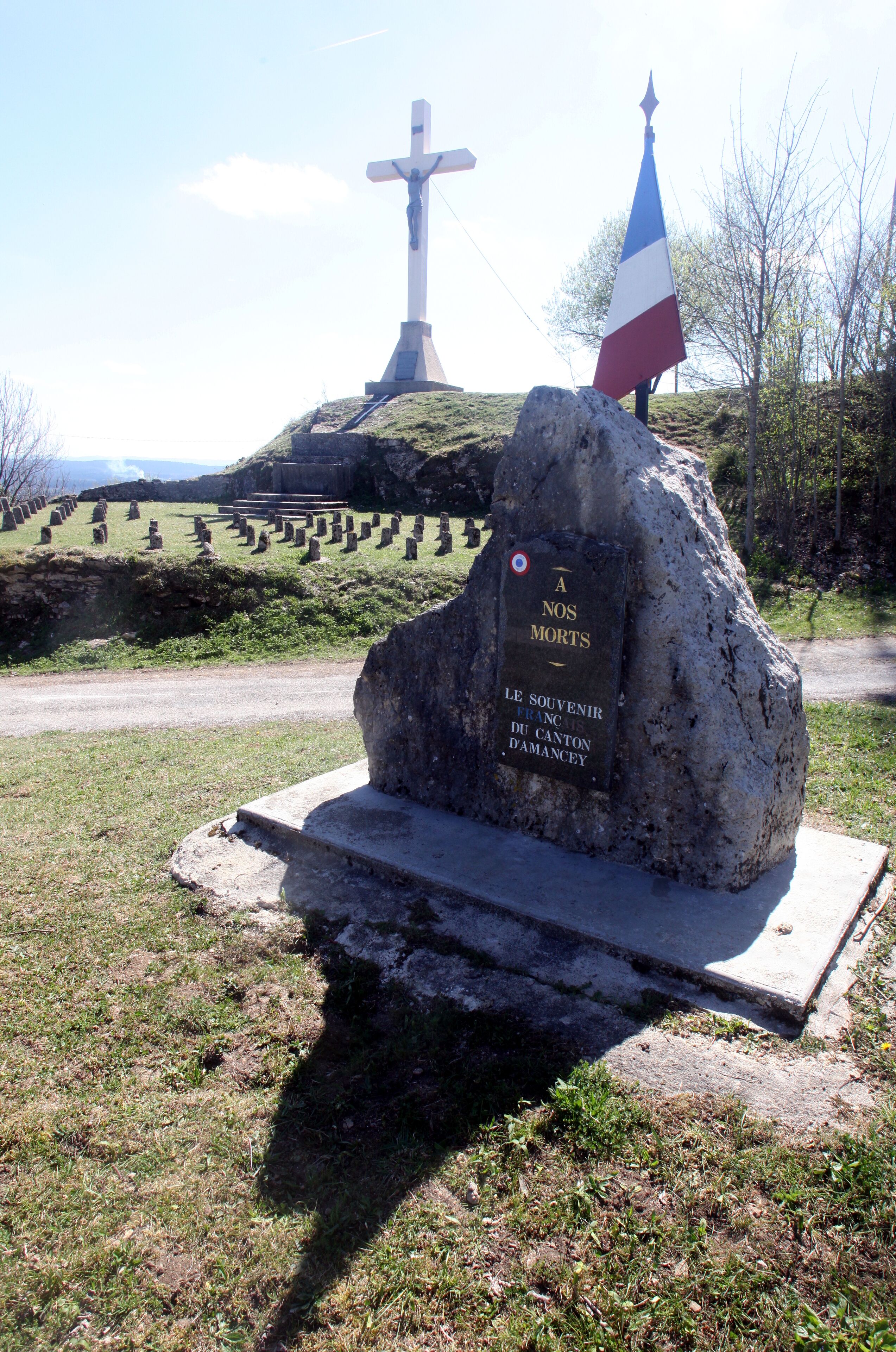 Monument au maquis sur la butte de Montmahoux (Doubs).