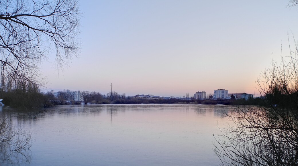 This file was uploaded with Commonist. Ătang des graviers Ă Vieux-Charmont (HDR).