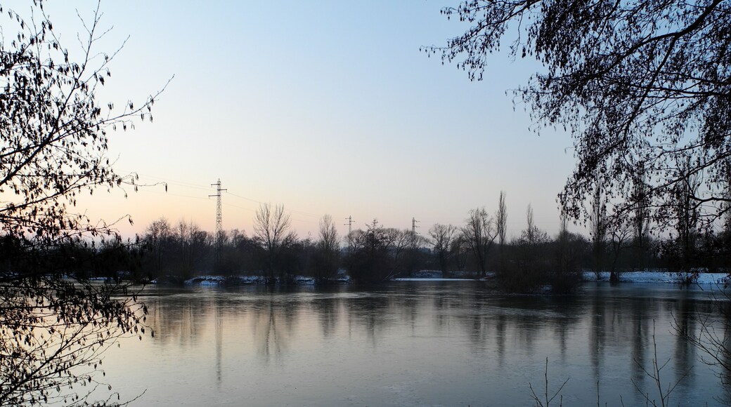 This file was uploaded with Commonist. Ătang du stade Ă Vieux-Charmont (HDR).