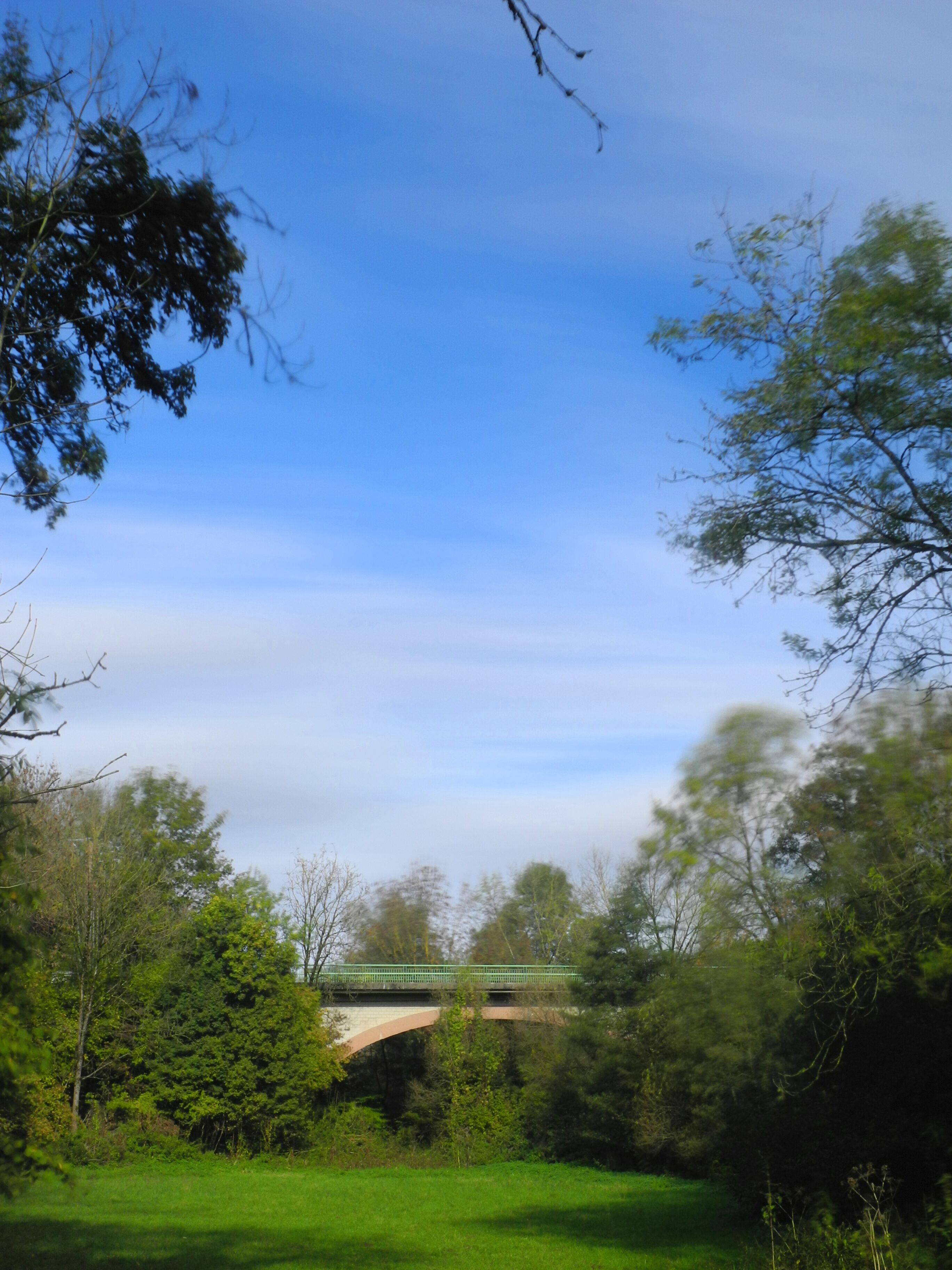 This file was uploaded with Commonist. Paysage à Bermont. Photo réalisée avec un filtre ND400 + filtre polarisant.