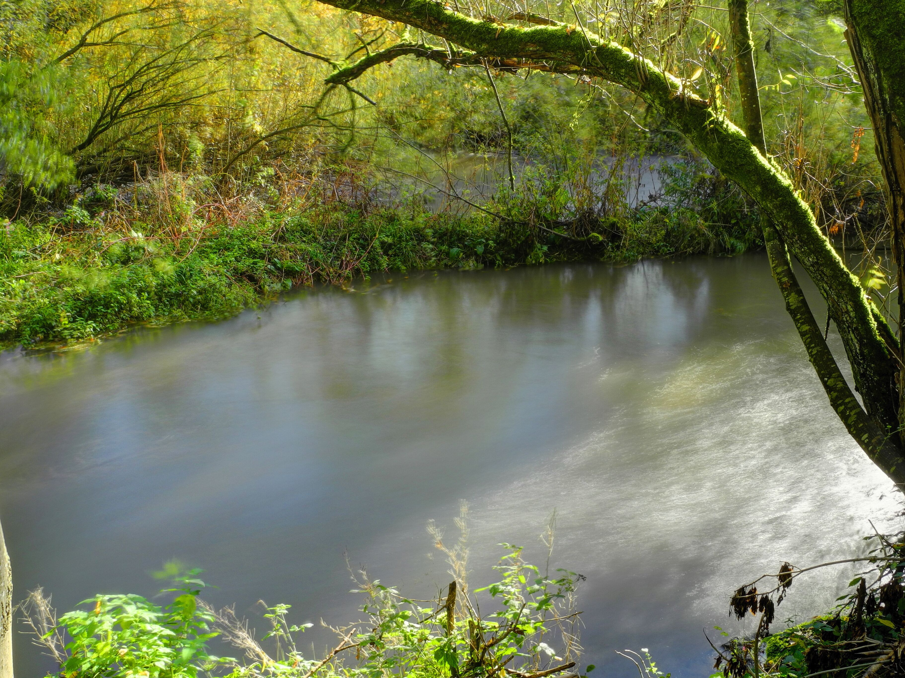 This file was uploaded with Commonist. La Douce, à Bermont. Photo réalisée avec un filtre ND400.