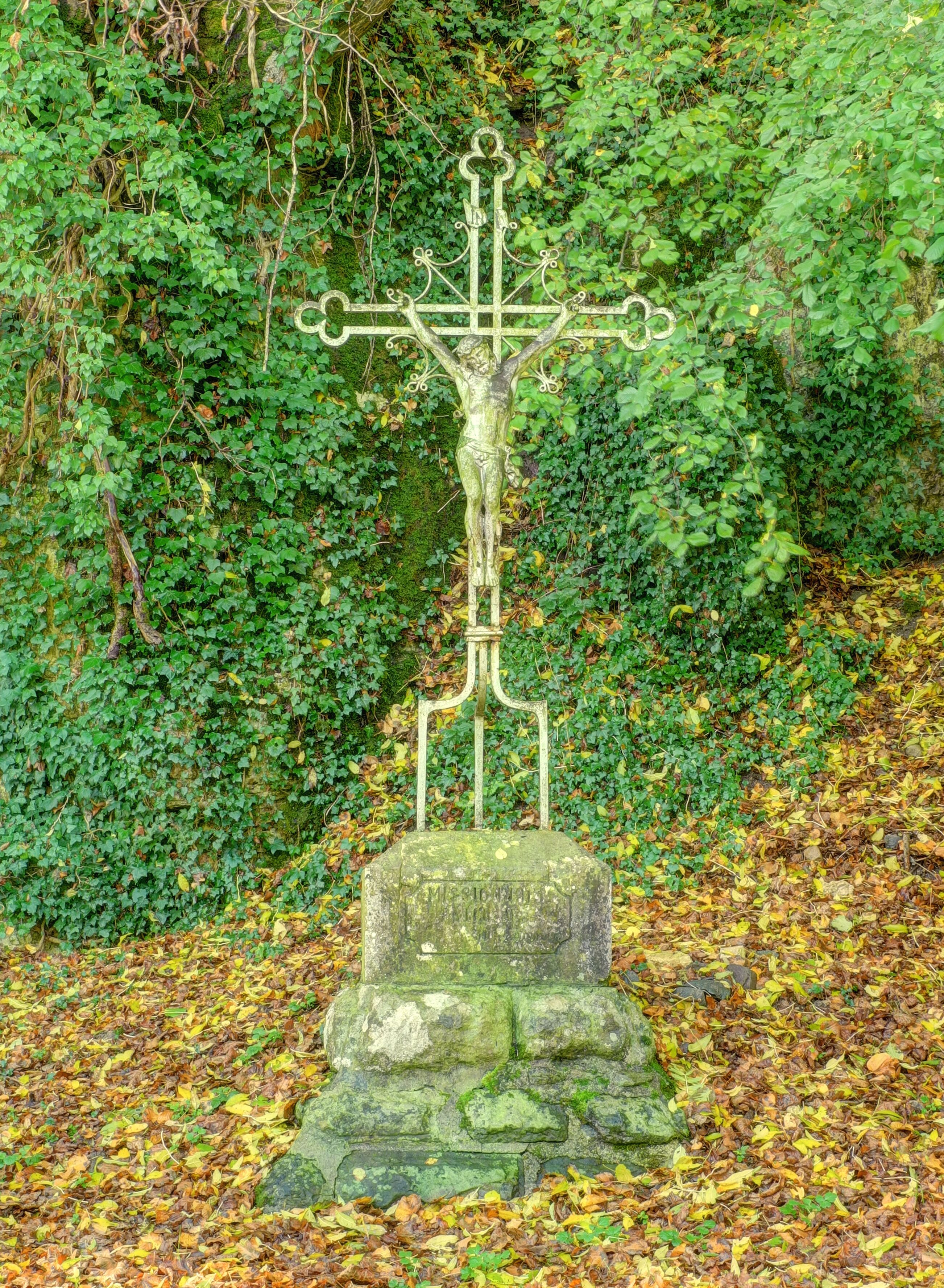 This file was uploaded with Commonist. Croix de mission de Bermont (HDR).