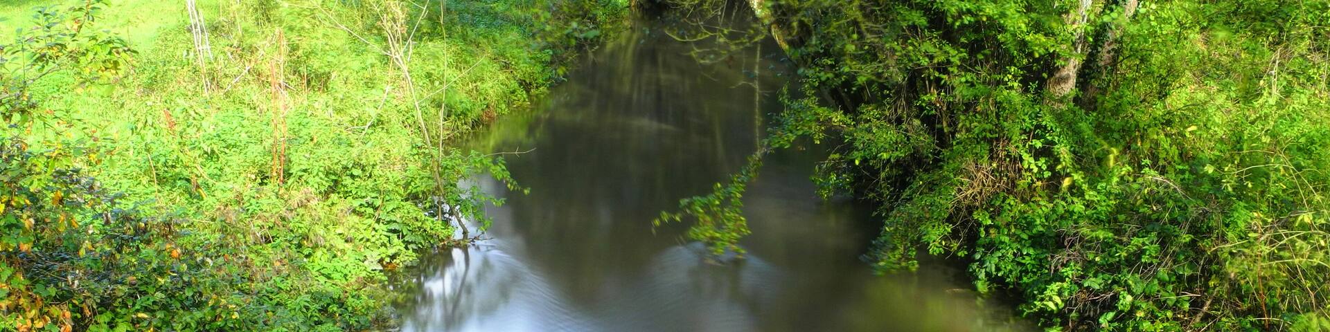 This file was uploaded with Commonist. La Douce, à Bermont. Photo réalisée avec un filtre ND400 + filtre polarisant.