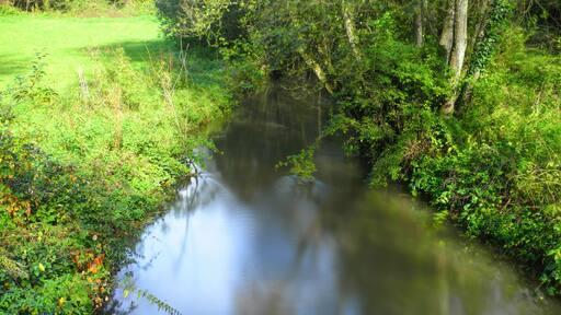 This file was uploaded with Commonist. La Douce, à Bermont. Photo réalisée avec un filtre ND400 + filtre polarisant.