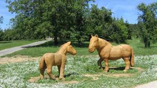Chevaux comtois sculptés