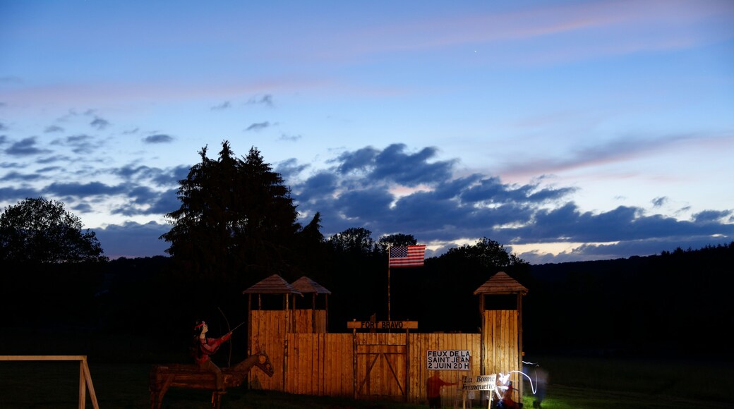 This file was uploaded with Commonist. Feu de la Saint Jean, à Échavanne.