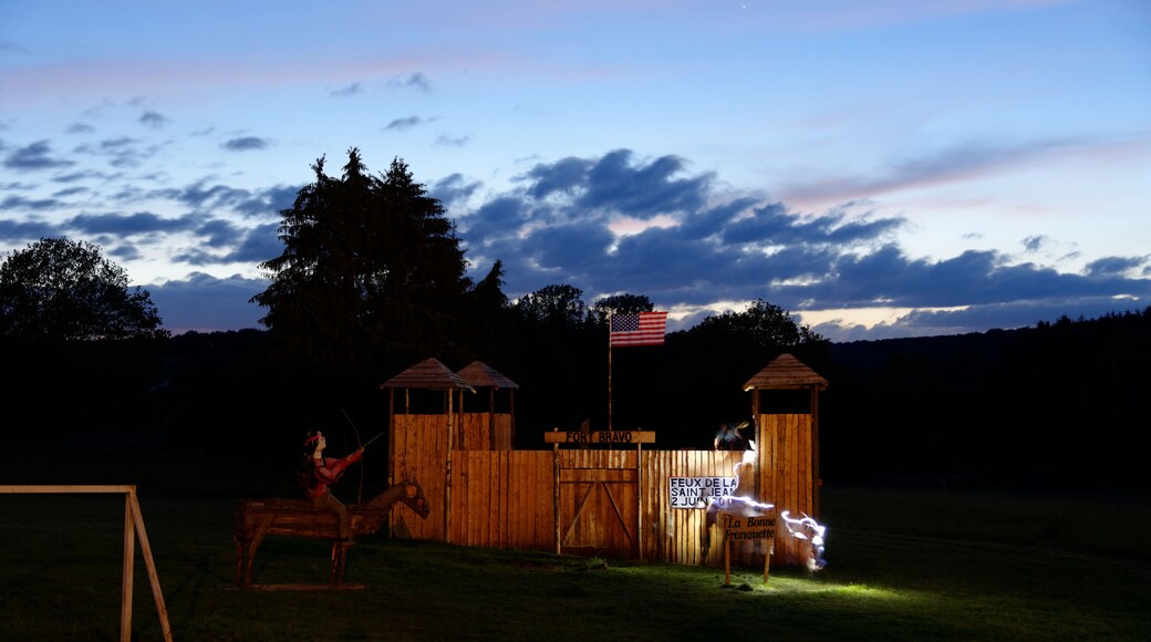 This file was uploaded with Commonist. Feu de la Saint Jean, à Échavanne.