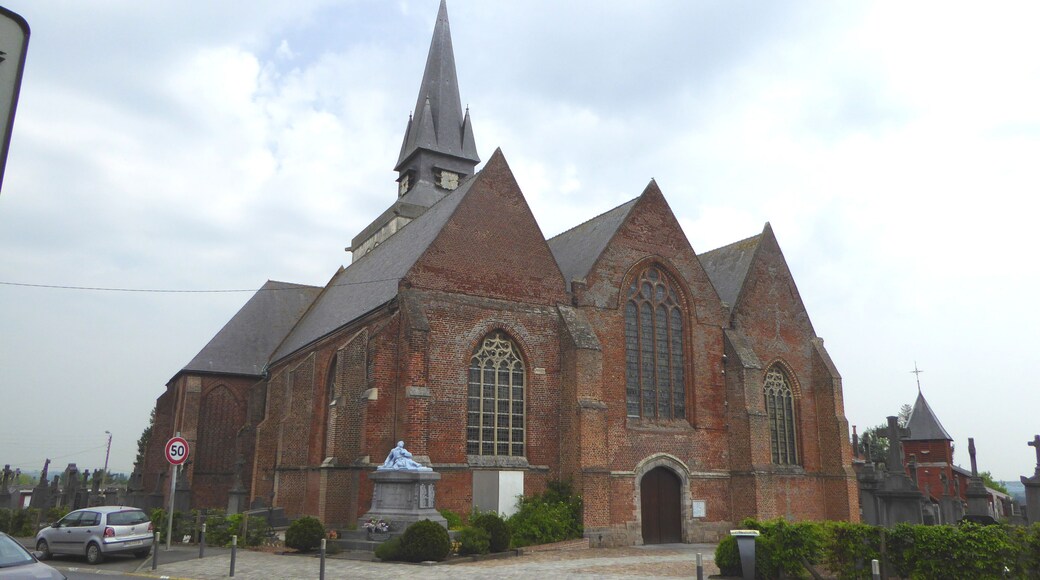 This building is indexed in the Base Mérimée, a database of architectural heritage maintained by the French Ministry of Culture, under the reference PA00107758 .