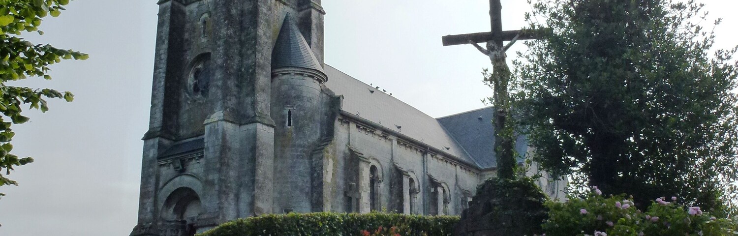 Erny-Saint-Julien (Pas-de-Calais, Fr) église Saint-Julien et croix de cimetiÚre