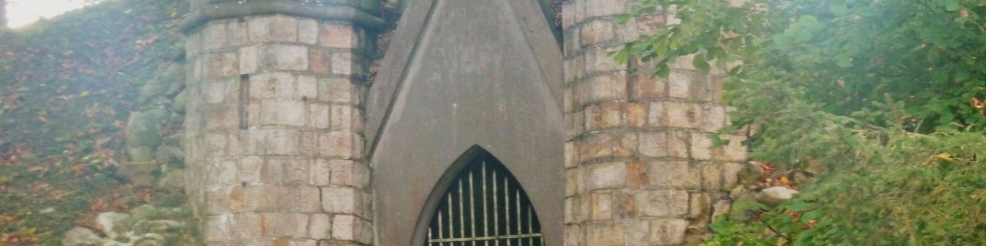 Le mausolée du Philanthrope (caveau Delvallée) Wargnies-le-Grand Nord.- France.