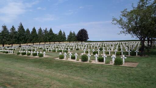 Over 3000 known graves in this cemetery.
