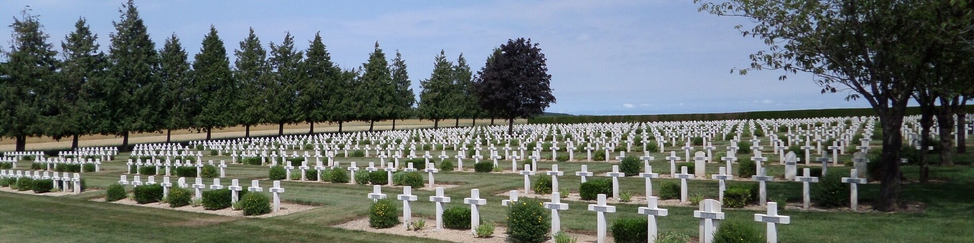 Over 3000 known graves in this cemetery.