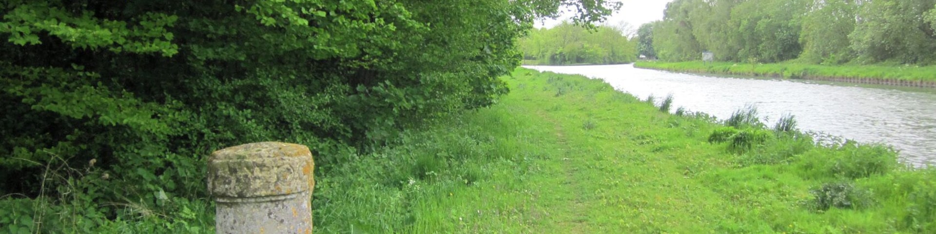 Canal de Saint-Quentin, north of the bifurcation to the Somme canal