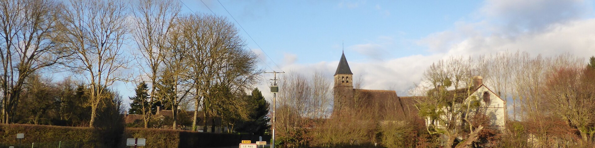 Entrée du village du Pas-Saint-l'Homer, dans l'Orne.