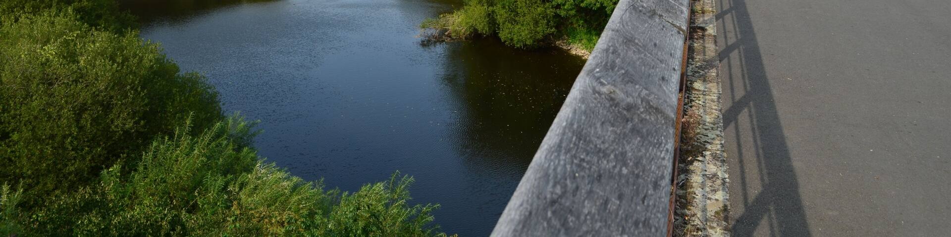 Ancien pont ferroviaire sur la vallée de "L'Orne" (Région d'Amayé Sur Orne-Normandie)