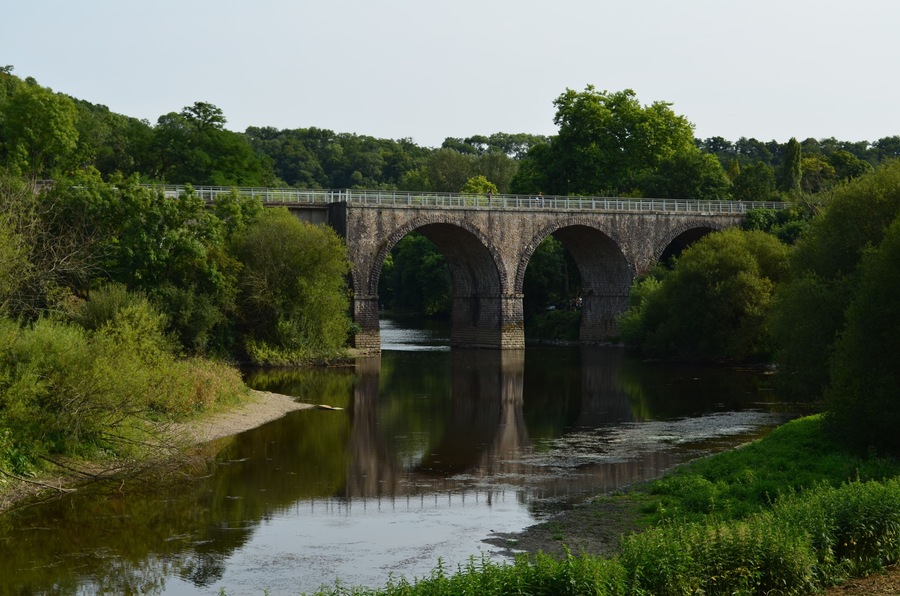 Ancien pont ferroviaire sur la vallée de "L'Orne" (Région d'Amayé Sur Orne-Normandie)