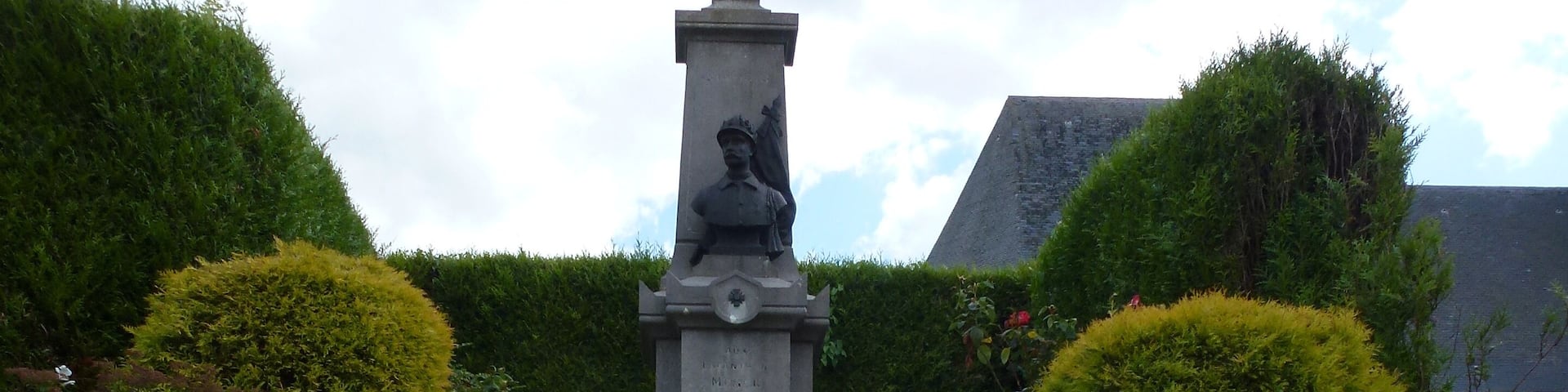 Merck-Saint-Liévin (Pas-de-Calais, Fr) monument aux morts