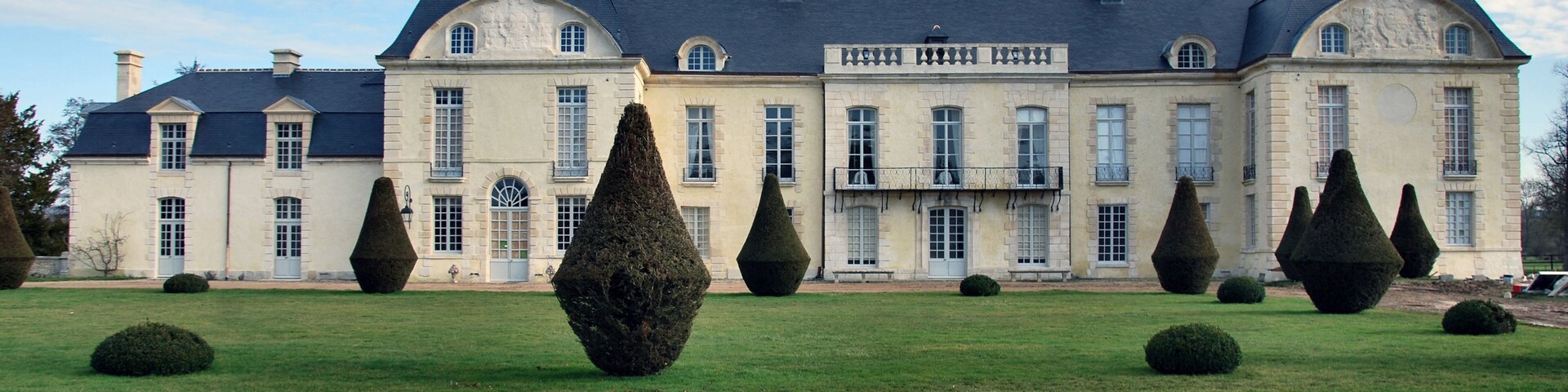 This building is en partie classé, en partie inscrit au titre des Monuments Historiques. It is indexed in the Base Mérimée, a database of architectural heritage maintained by the French Ministry of Culture, under the reference PA00110850 .