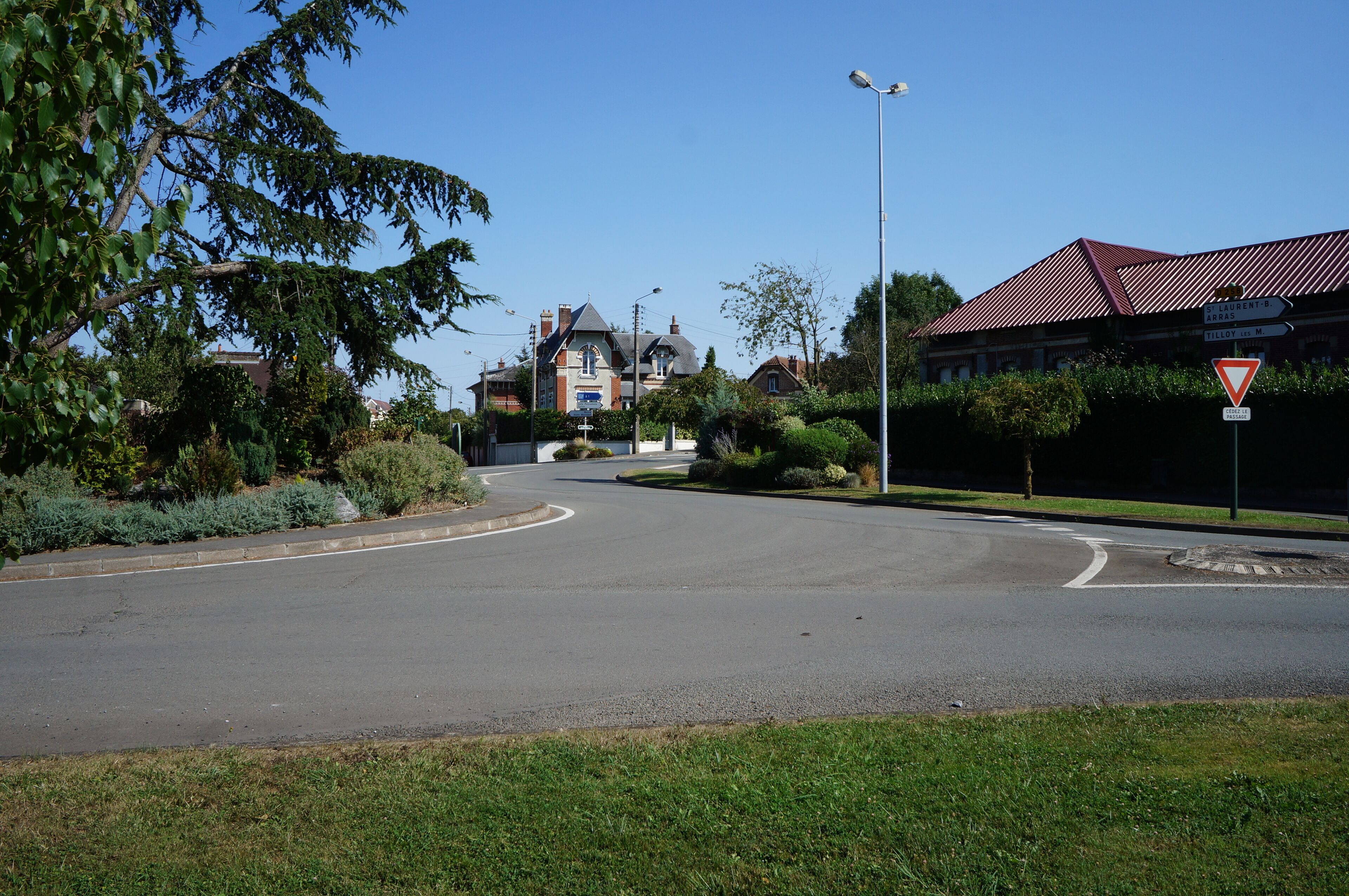 Route d'Arras d' Athies Pas-de-Calais .- Nord-Pas-de-Calais-Picardie