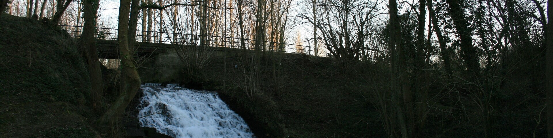 Cascade de WARGNIES LE PETIT, lieu-dit de QUELIPONT passage de la rivière AUNELLE