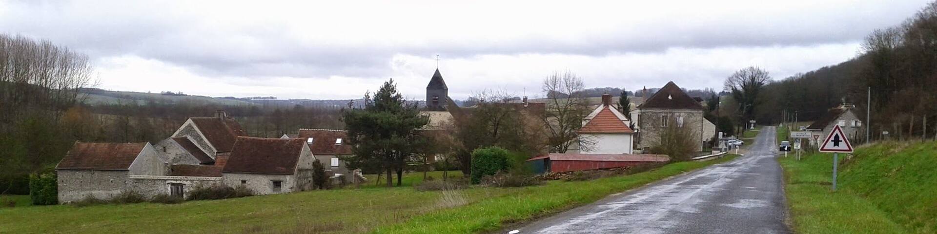 Vers La Celle-sous-Montmirail (02)