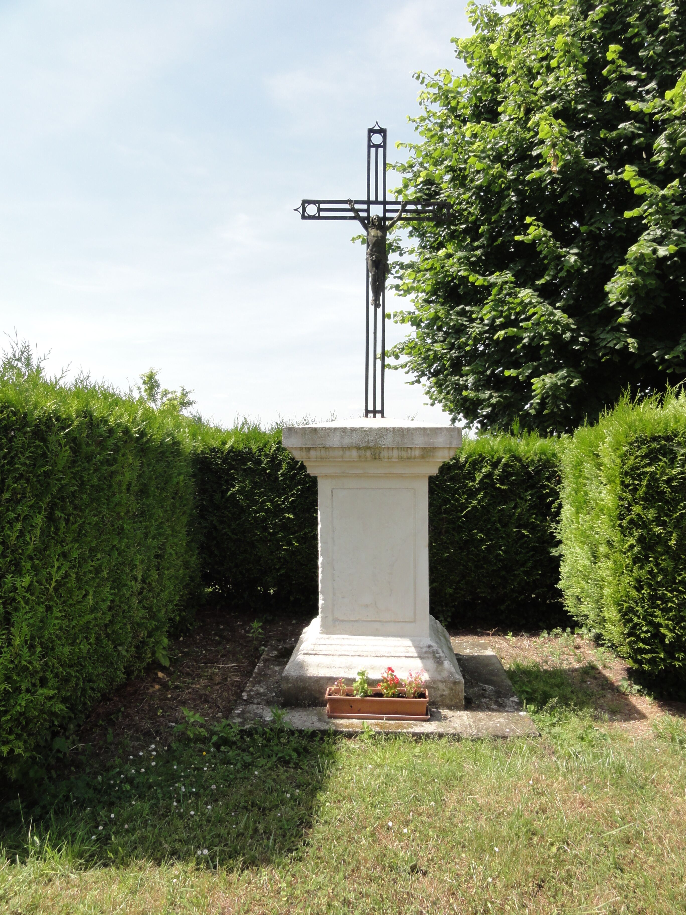 Moussy-Verneuil (Aisne) croix de chemin Moussy