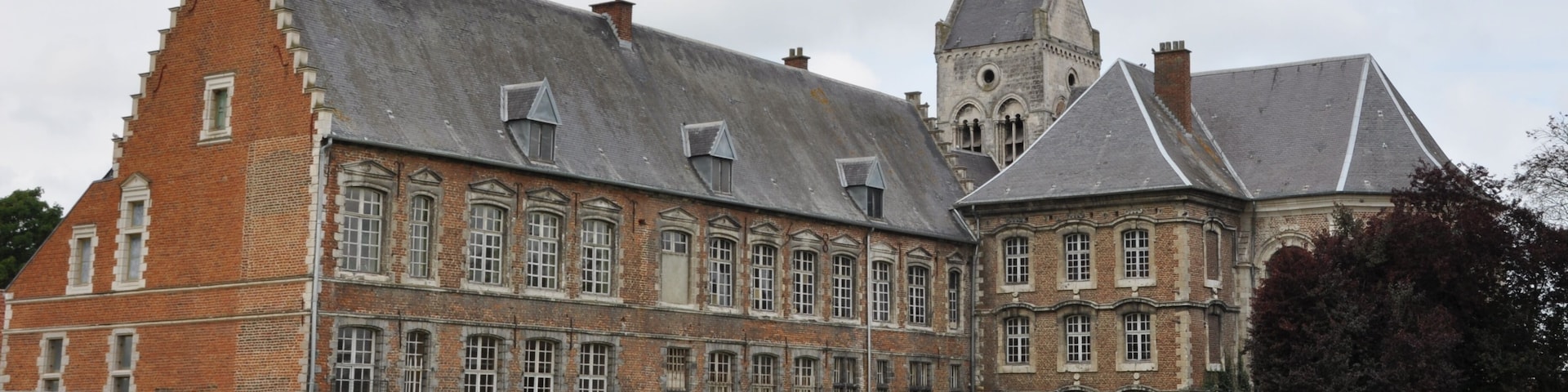 This building is inscrit au titre des Monuments Historiques. It is indexed in the Base Mérimée, a database of architectural heritage maintained by the French Ministry of Culture, under the reference PA00108325 .