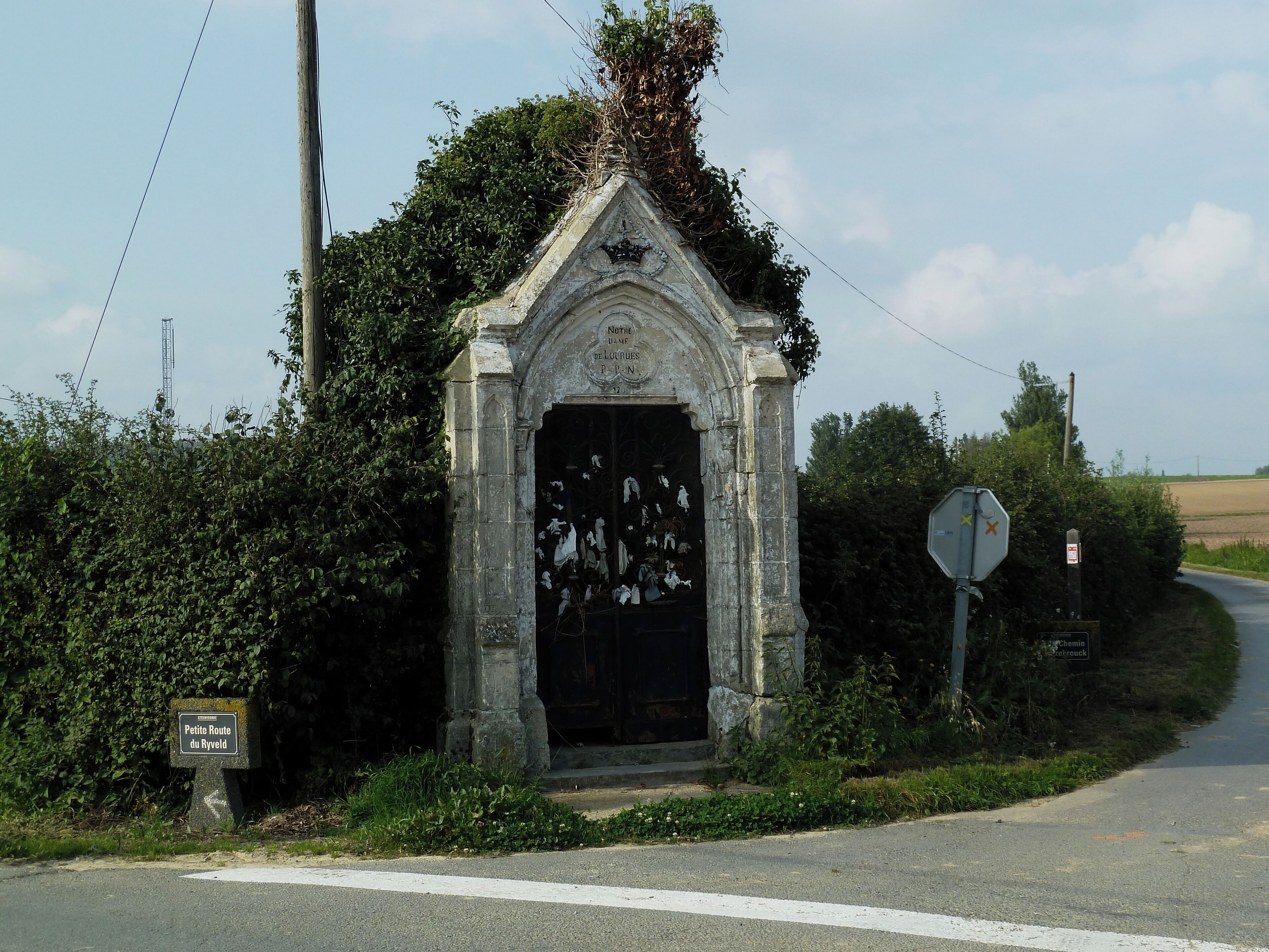 La chapelle Notre-Dame de Lourdes à Steenvoorde Nord.- France.