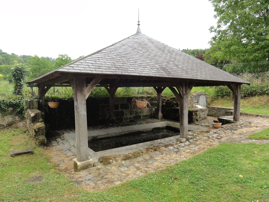 Quincy-Basse (Aisne) lavoir