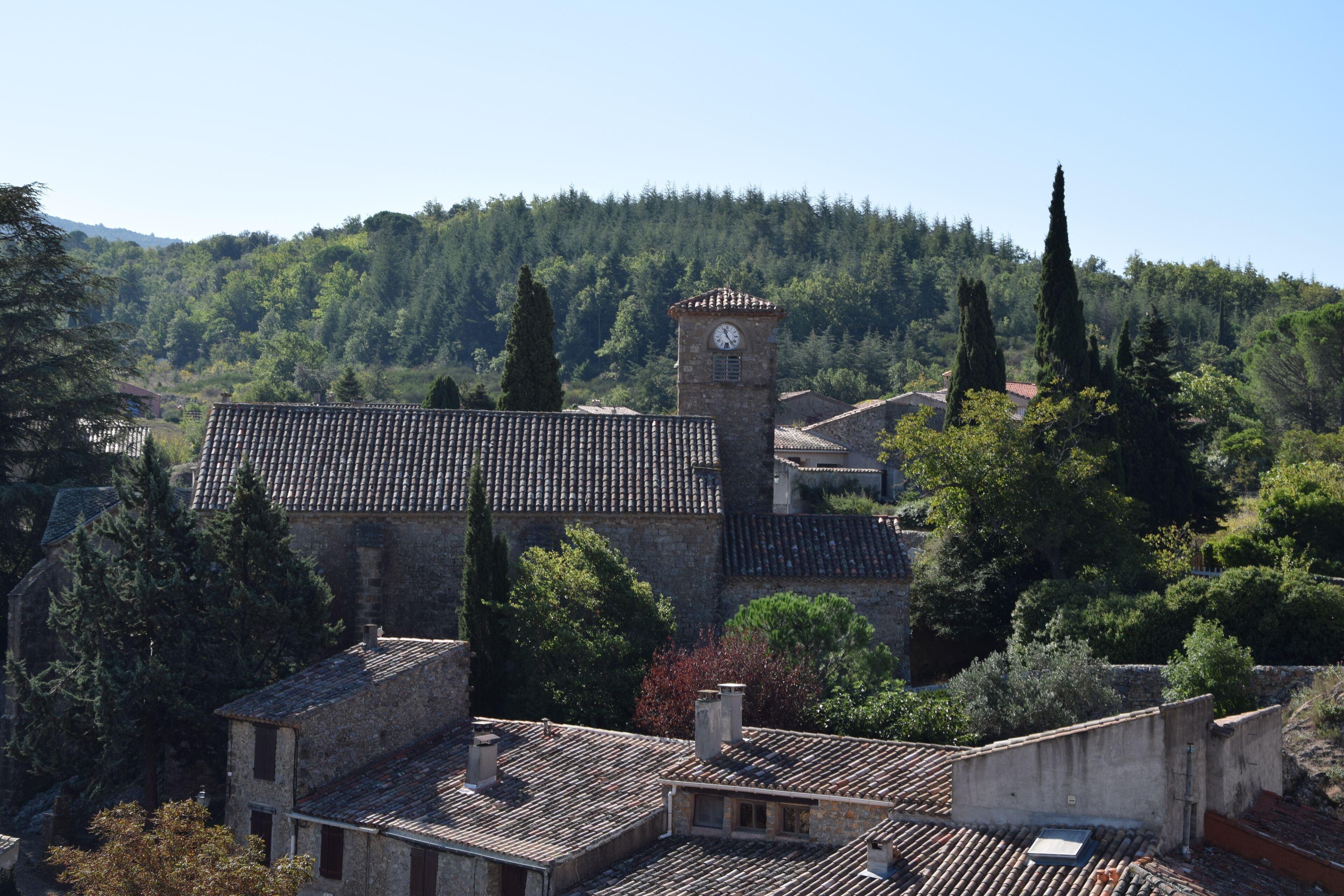 This building is indexed in the Base Mérimée, a database of architectural heritage maintained by the French Ministry of Culture, under the reference PA00102925 .