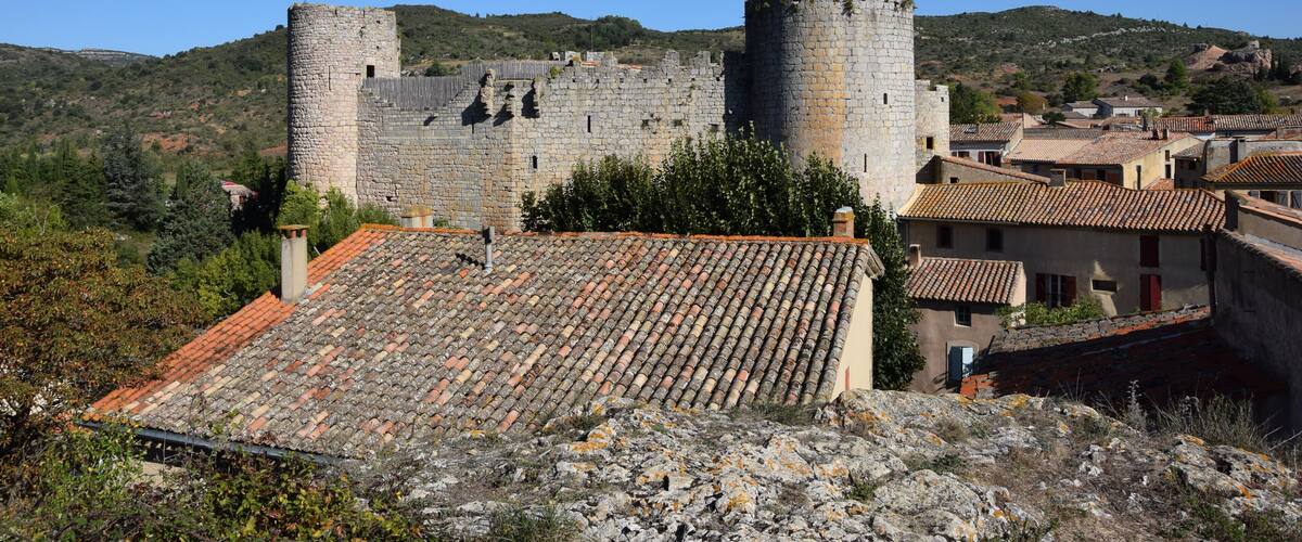 This building is indexed in the Base Mérimée, a database of architectural heritage maintained by the French Ministry of Culture, under the reference PA00102922 .